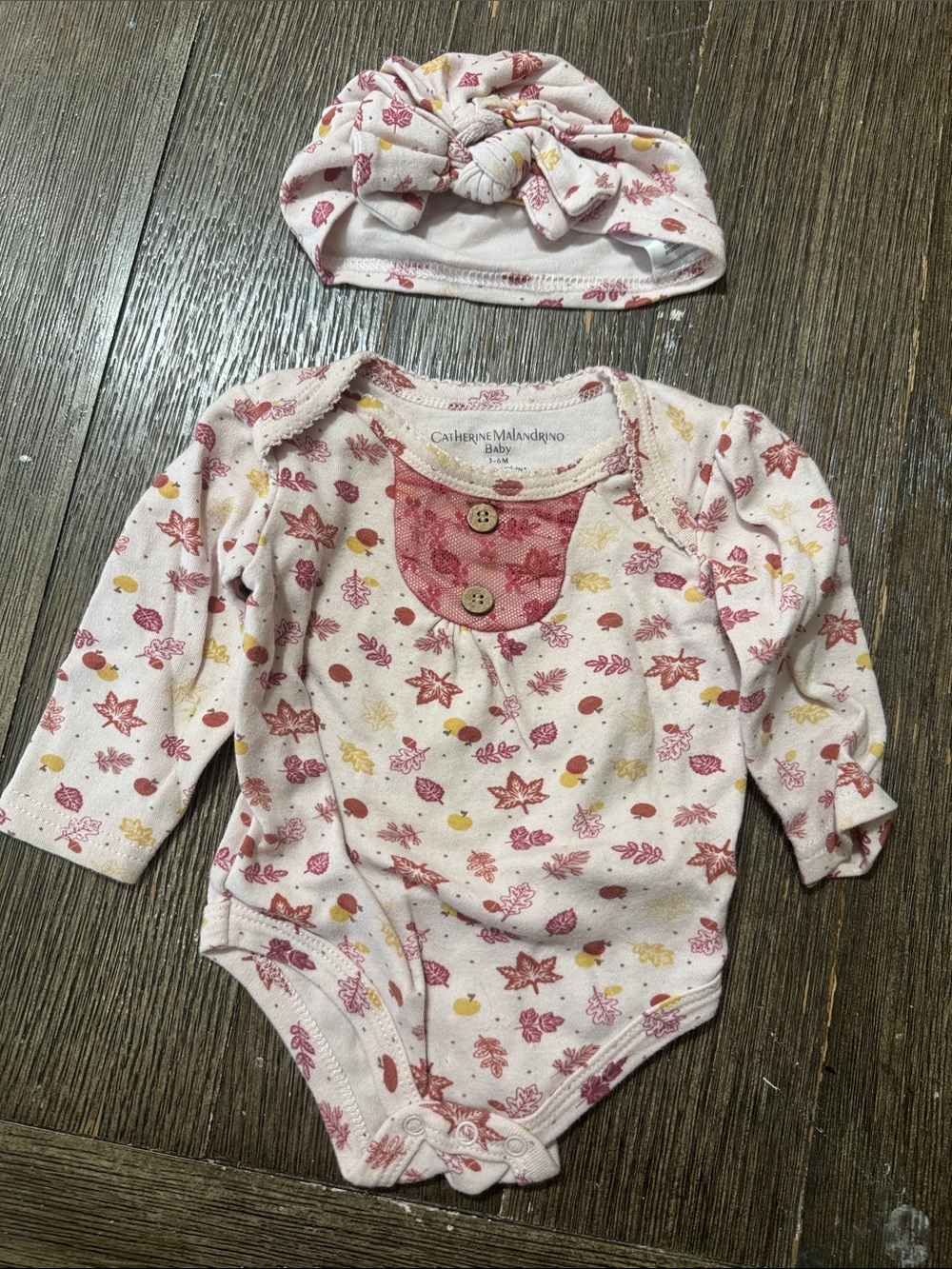 Catherine Malandrino Baby 2-Piece Fall Bodysuit & Knot Hat Set | 3-6 Months
